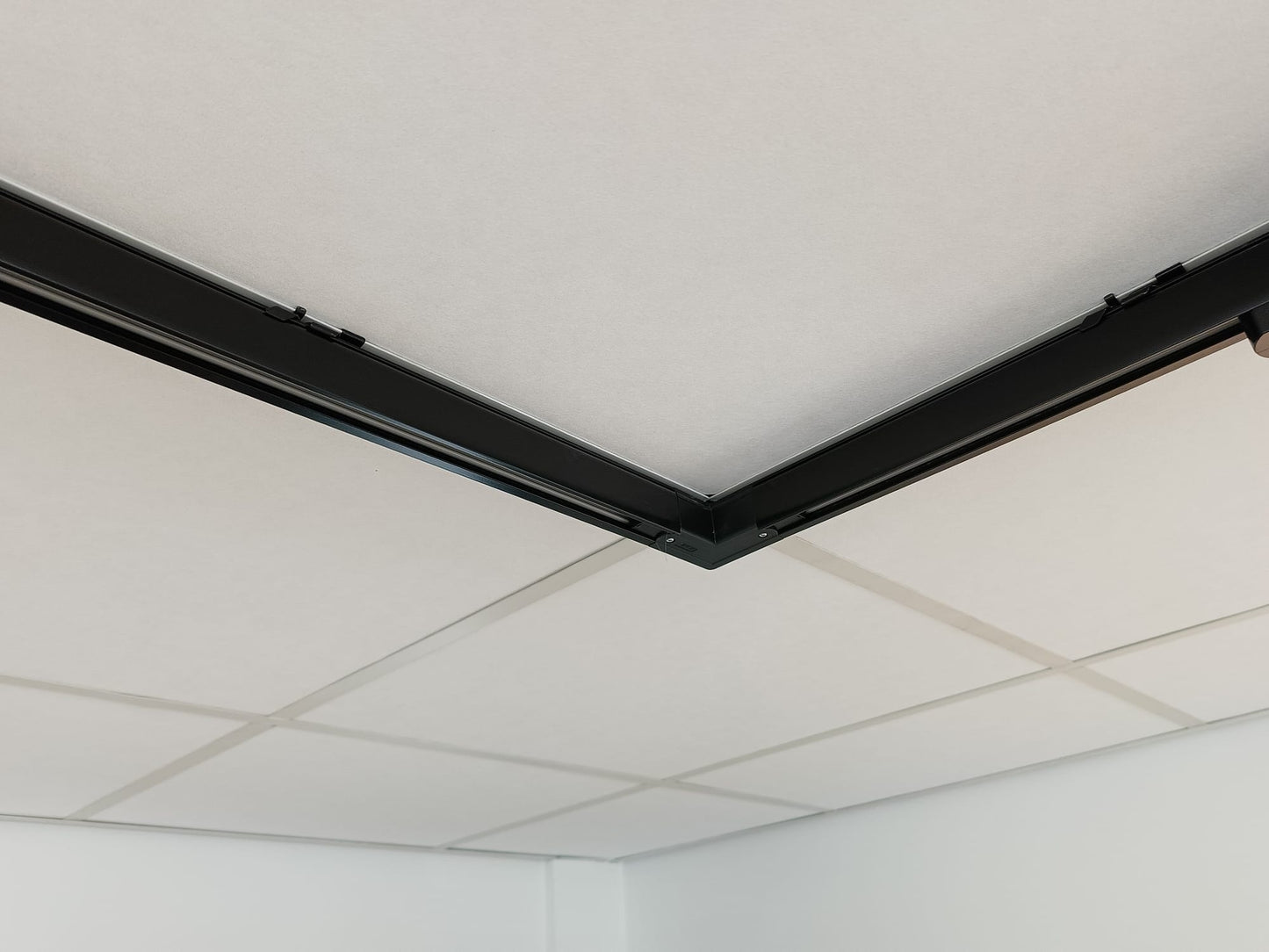 3fase rail grijs - rail klem systeemplafond