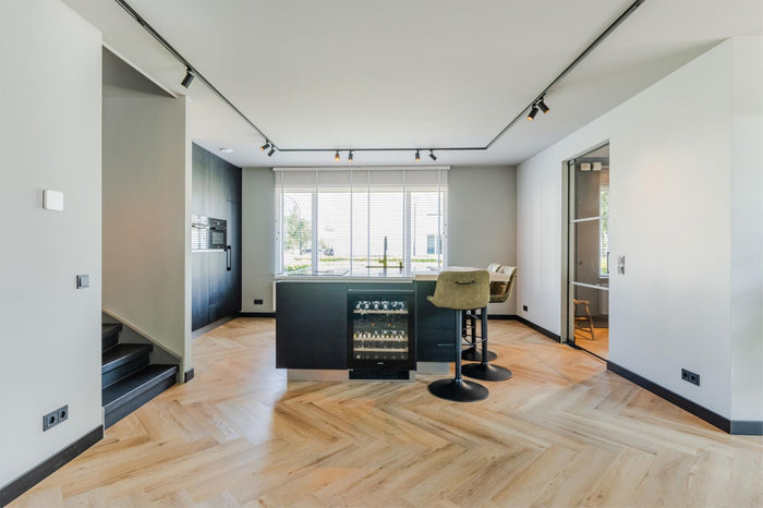 railverlichting Woonkamer, 
        
          
          Keuken, 
        
          
          Eettafel Nordic Global 1F rail met TUBY GU10