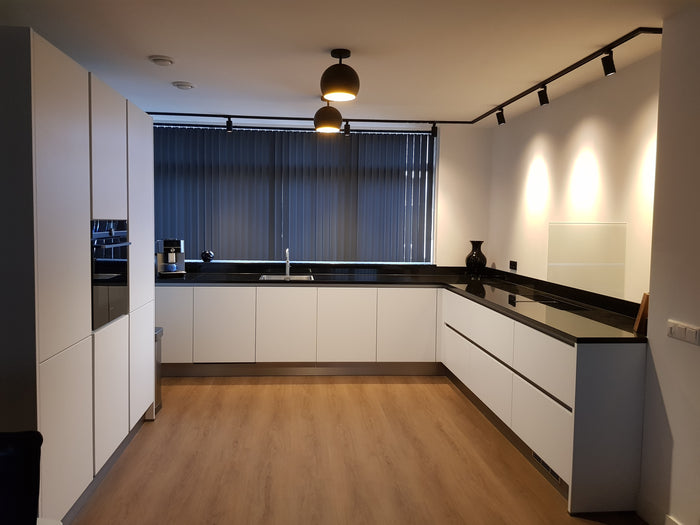 Zwart railverlichting Keuken Nordic Global 1F rail met TUBY GU10