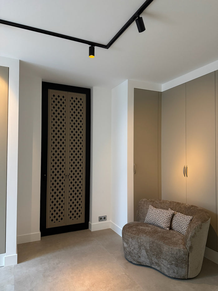 Zwart railverlichting Woonkamer Nordic Global 1F rail met HELIOS GU10