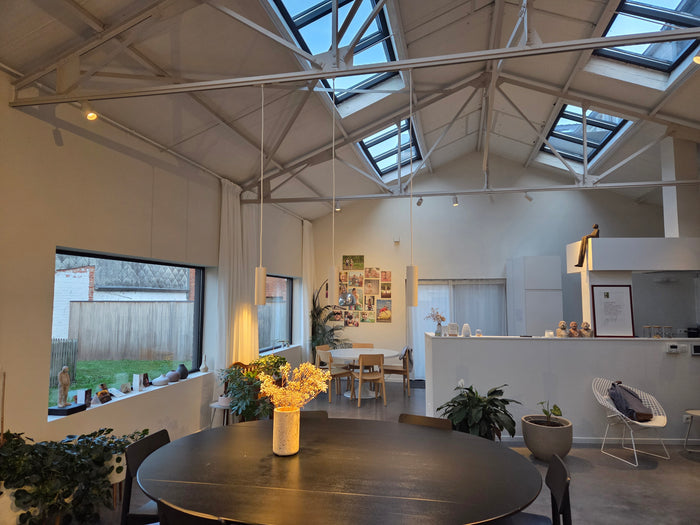 Beige railverlichting Woonkamer, 
        
          
          Eettafel, 
        
          
          Keuken Nordic Global 1F rail met HELIOS GU10