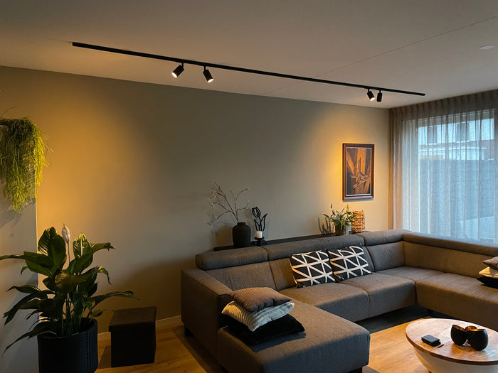 Zwart railverlichting Woonkamer Nordic Global 1F rail met MODERN GU10