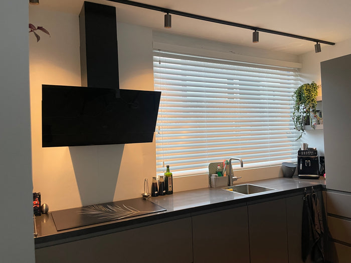 Zwart railverlichting Keuken Nordic Global 1F rail met HELIOS GUNMETAL GU10