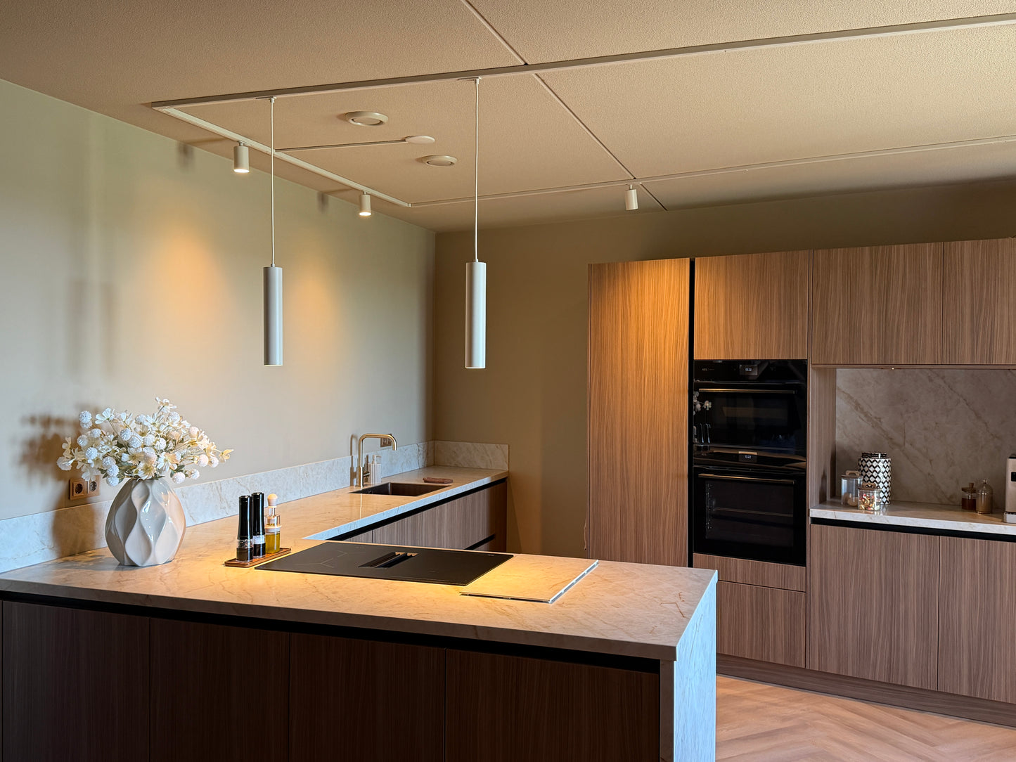beige 1fase railsysteem verlichting voor woningen