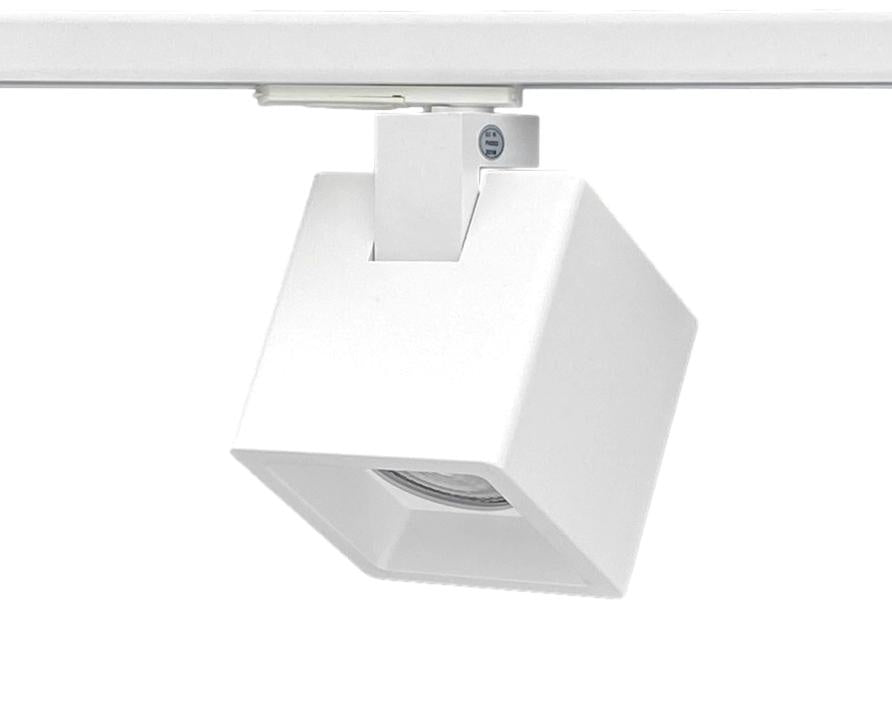 Detailaanzicht van de kubusvormige KUBY GU10 railspot in wit op 1-fase rail.