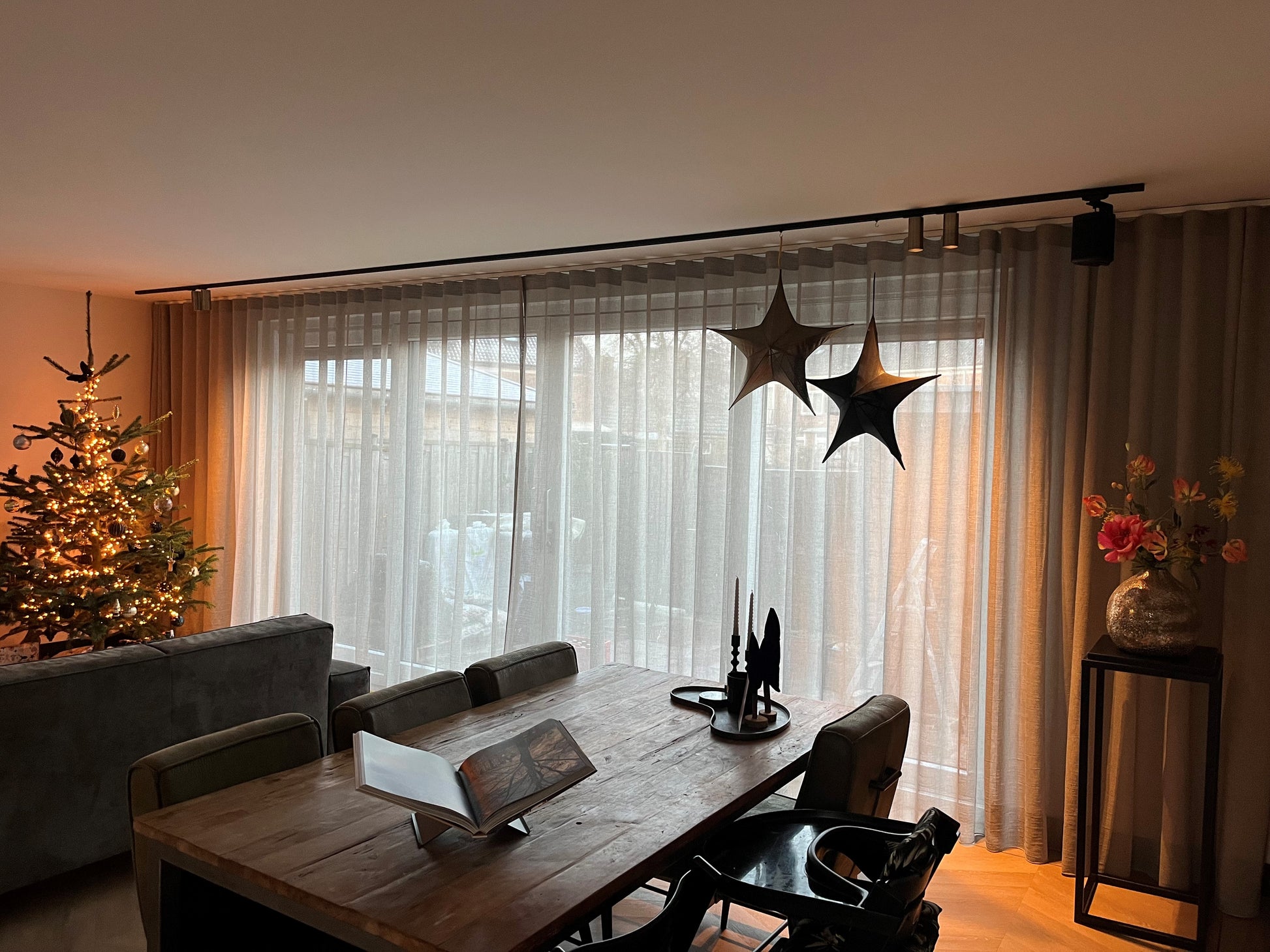 railverlichting brons in de woonkamer