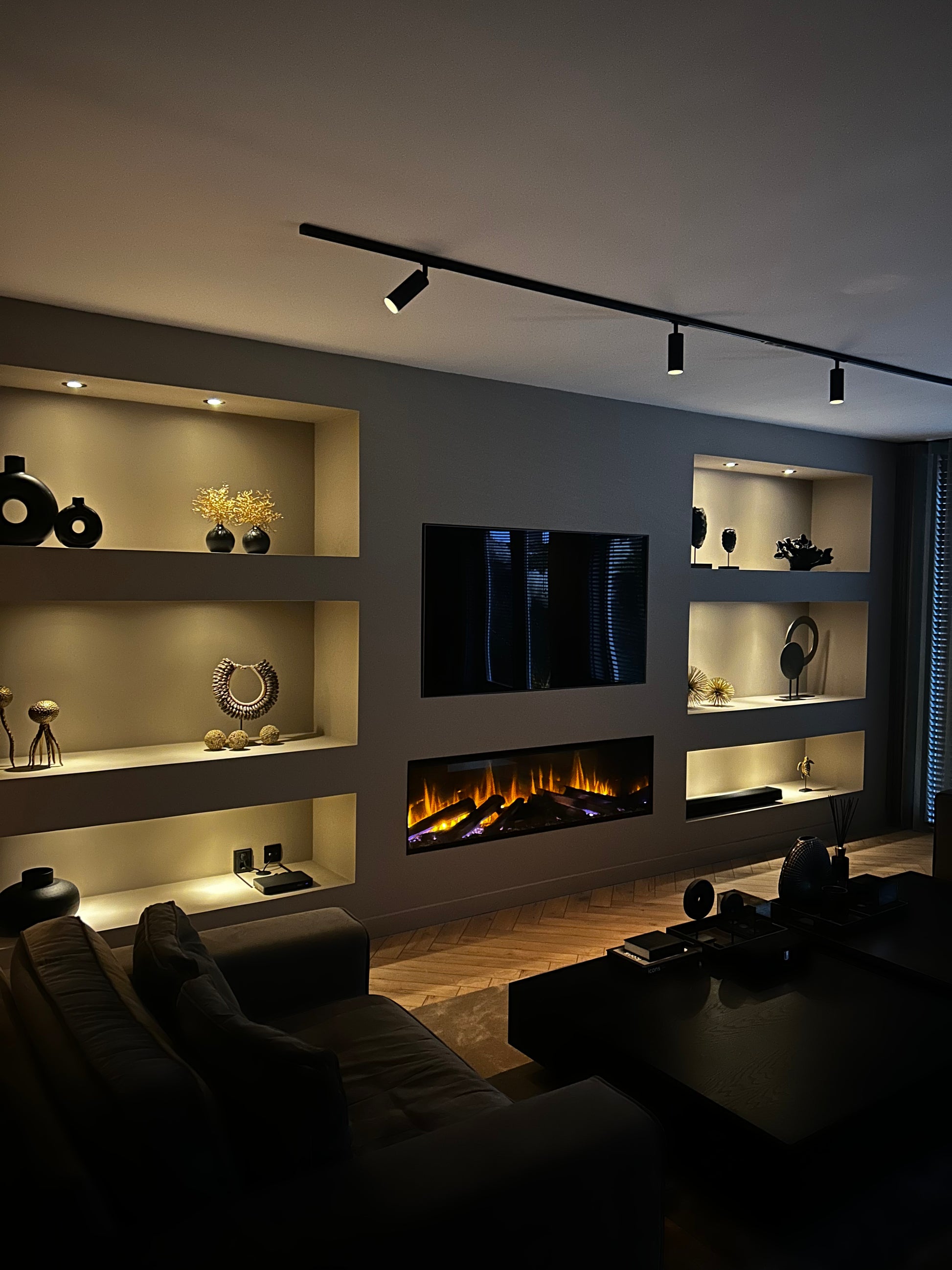 meest minimalistische zwarte railverlichting met langwerpige spots