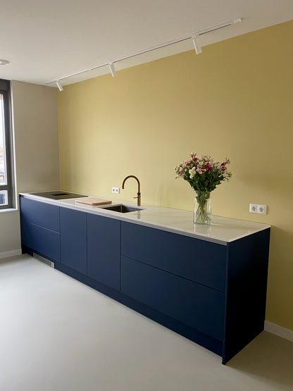 Witte 1-fase railverlichting toegepast in een woonkamer, klantfoto