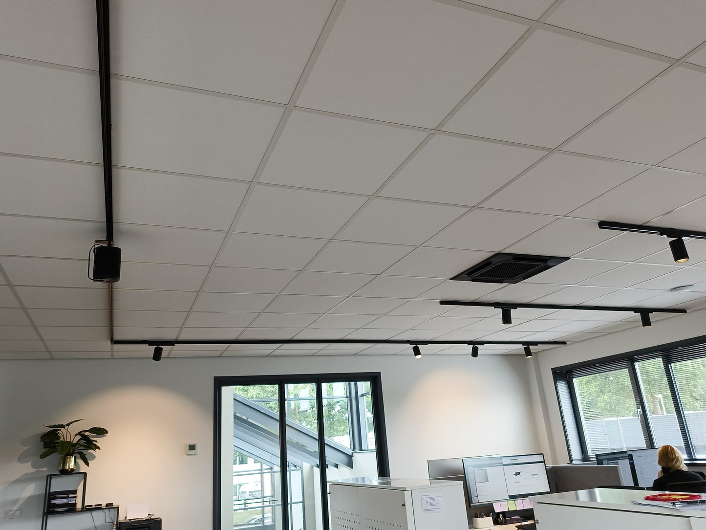 3fase rail grijs - rail klem systeemplafond