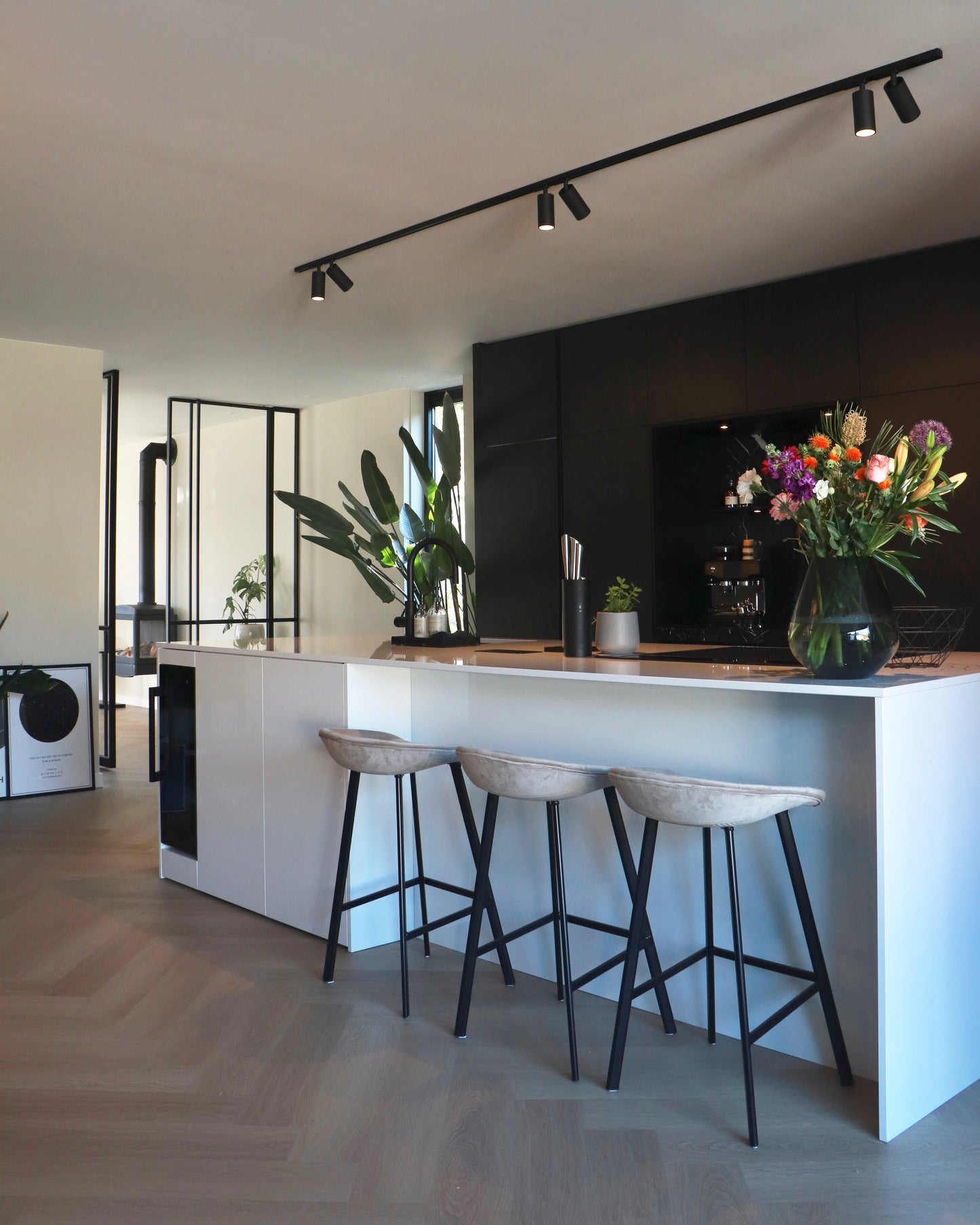 1fase led railverlichting met GU10 railspots in keuken