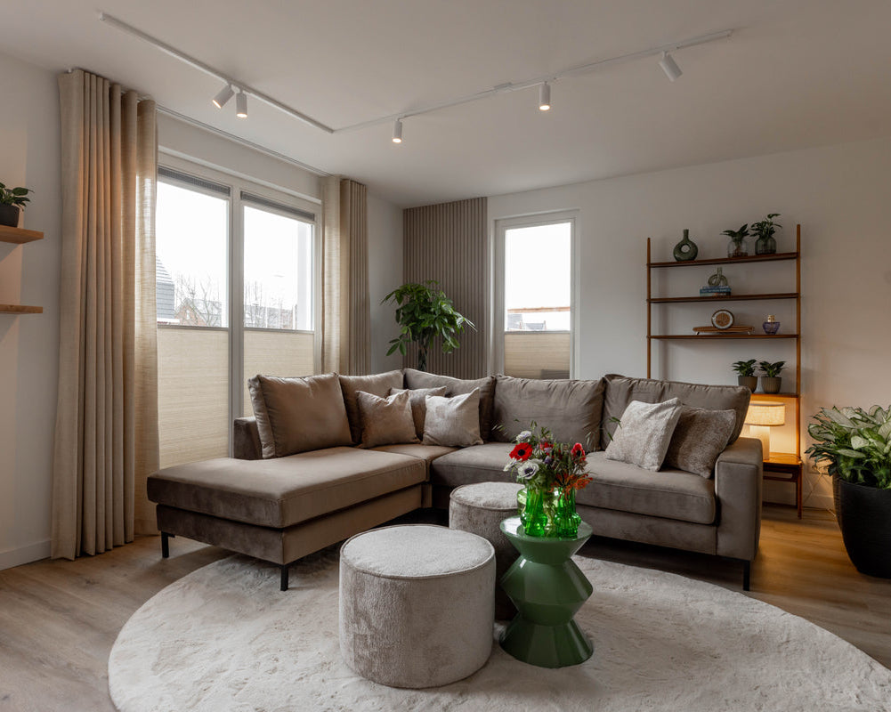 witte railverlichting spots woonkamer