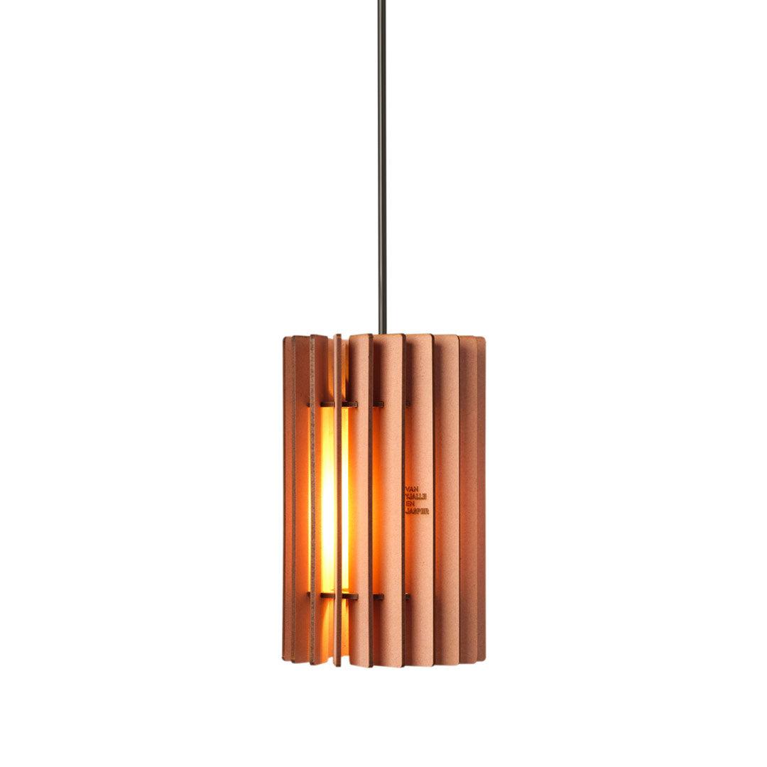 Zylinder hanglamp E14 in roze lijnolie afwerking van Van Tjalle en Jasper